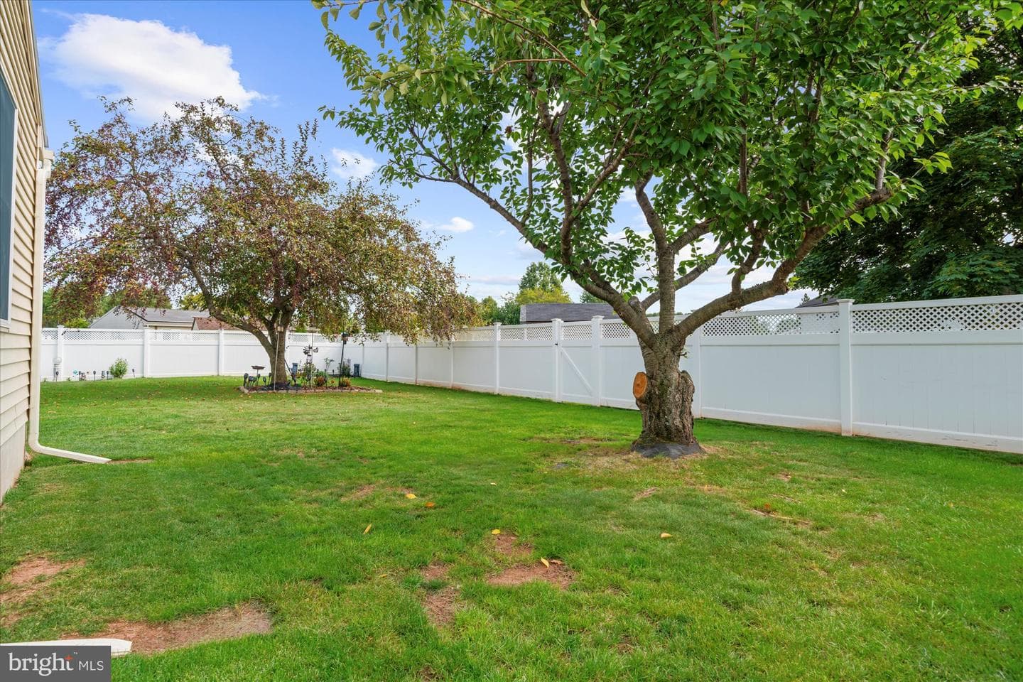 111 Oatfield Drive photo 29