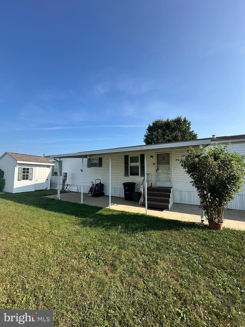 556 Holly Drive photo 1