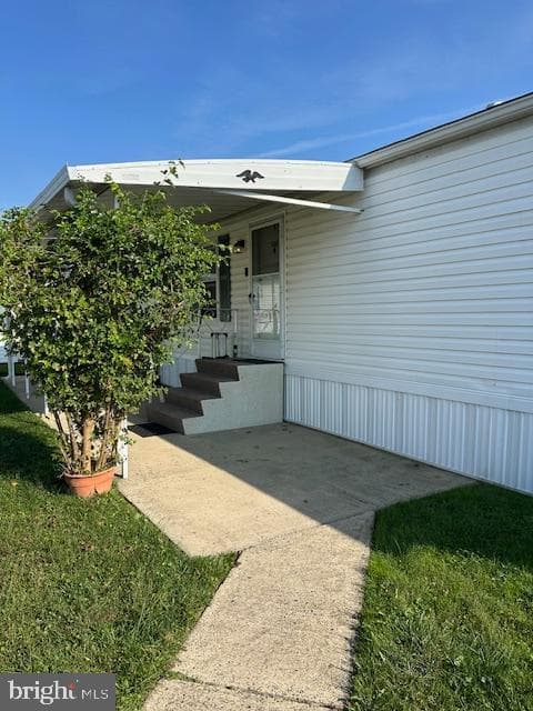 556 Holly Drive photo 5