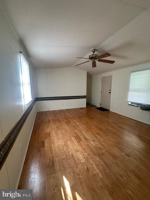 556 Holly Drive photo 6