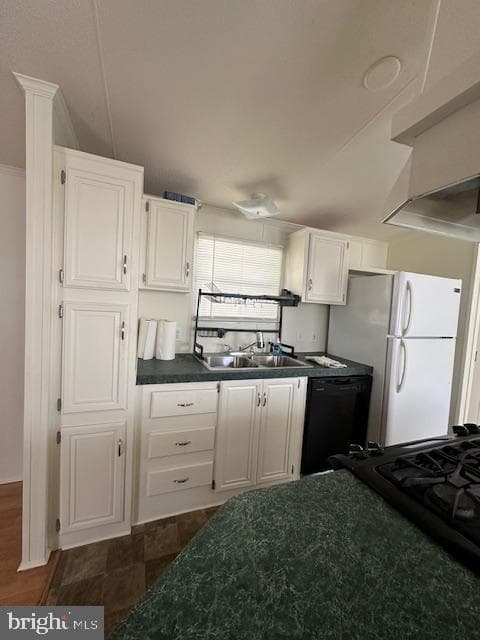 556 Holly Drive photo 9