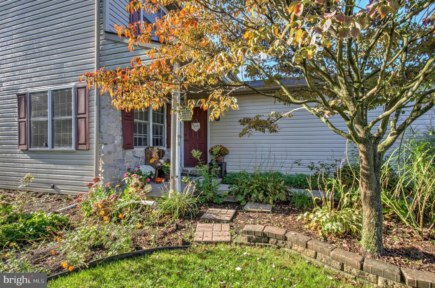 51 Evans Drive photo 3
