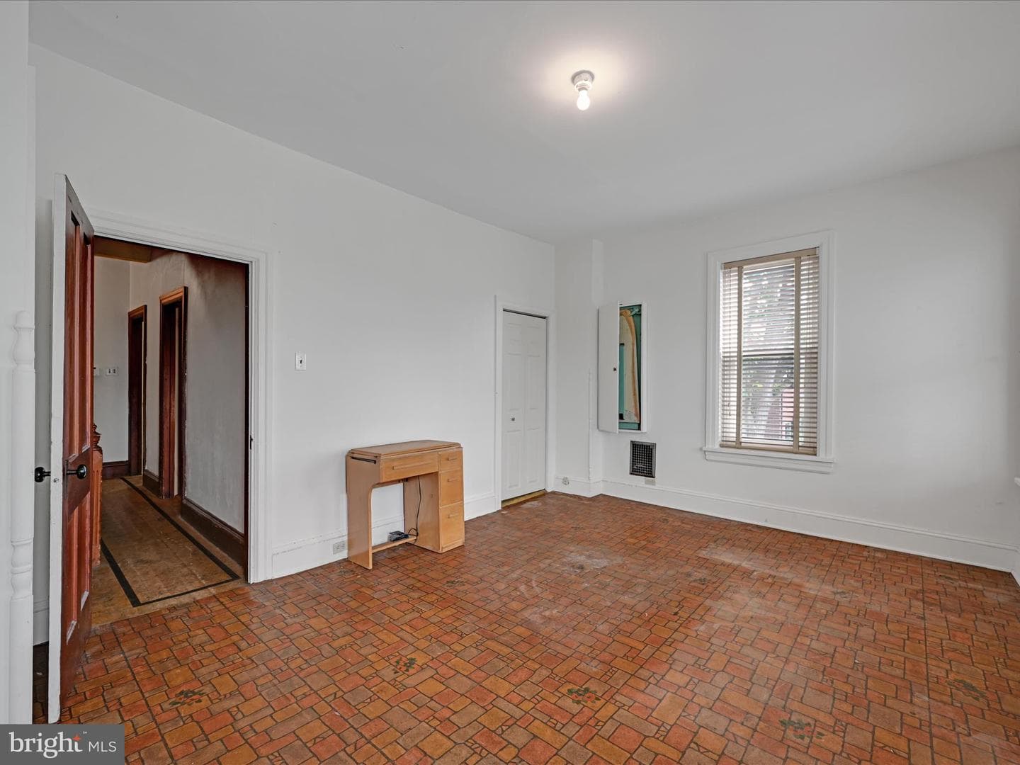 233 N 4th Street photo 18