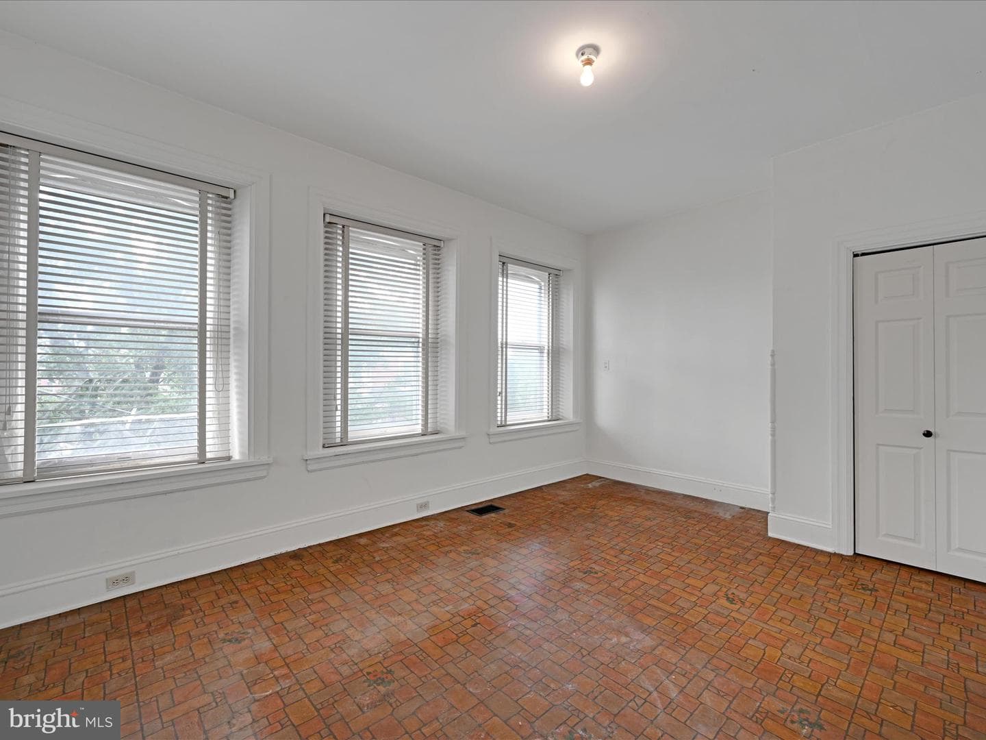 233 N 4th Street photo 19
