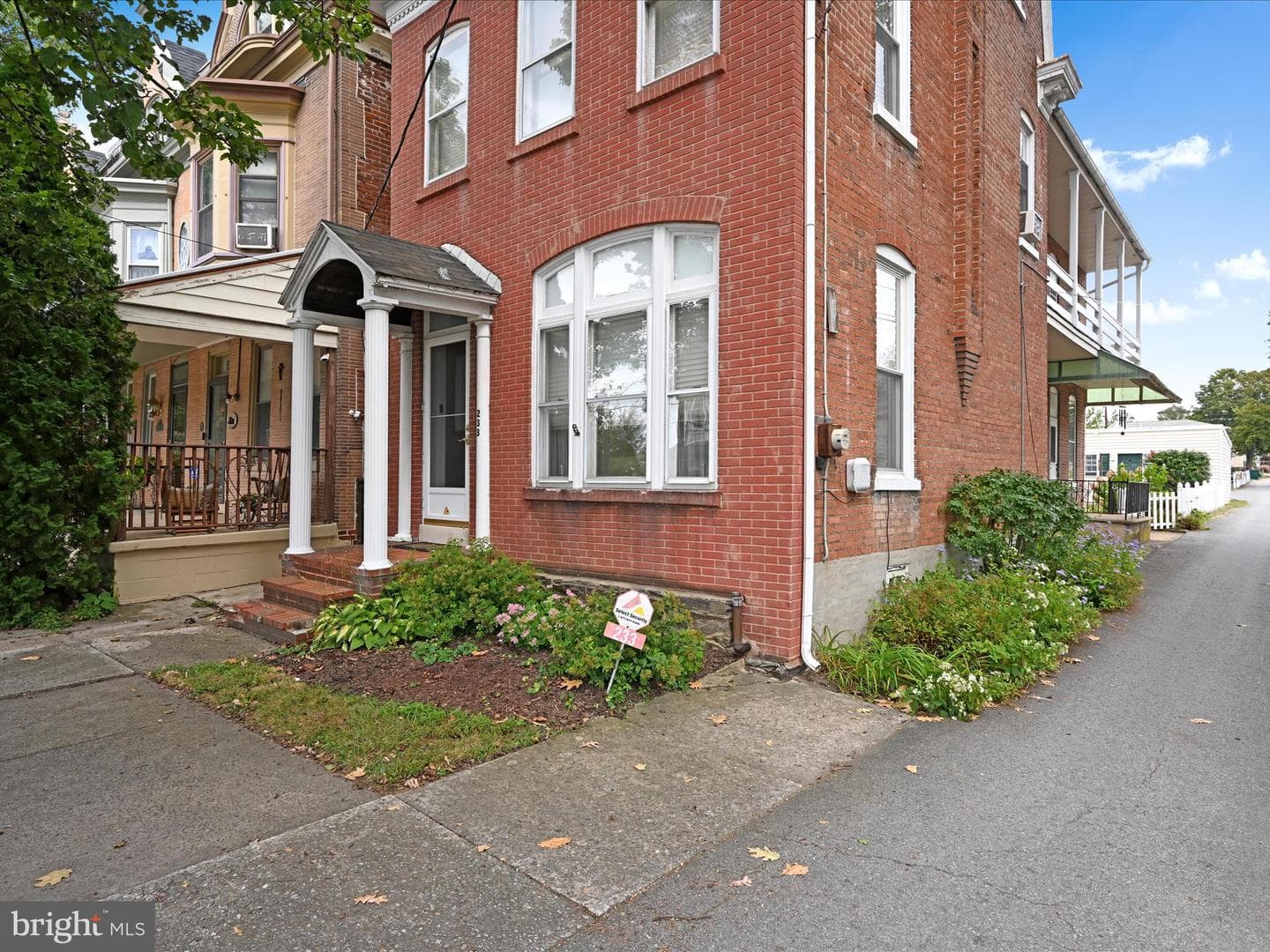 233 N 4th Street photo 2
