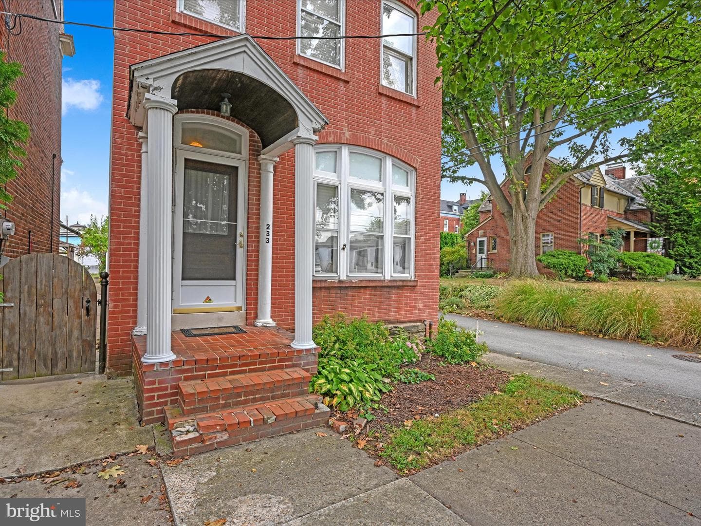 233 N 4th Street photo 3