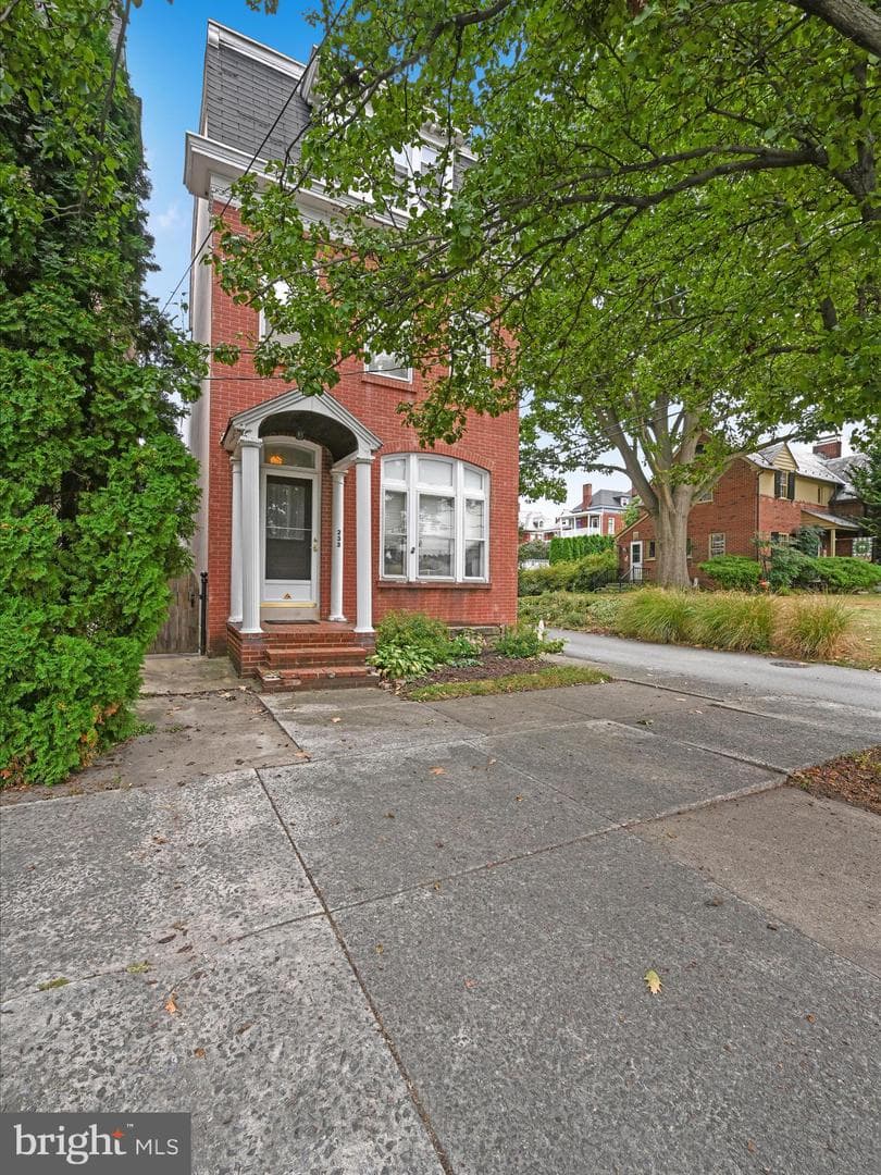 233 N 4th Street photo 4