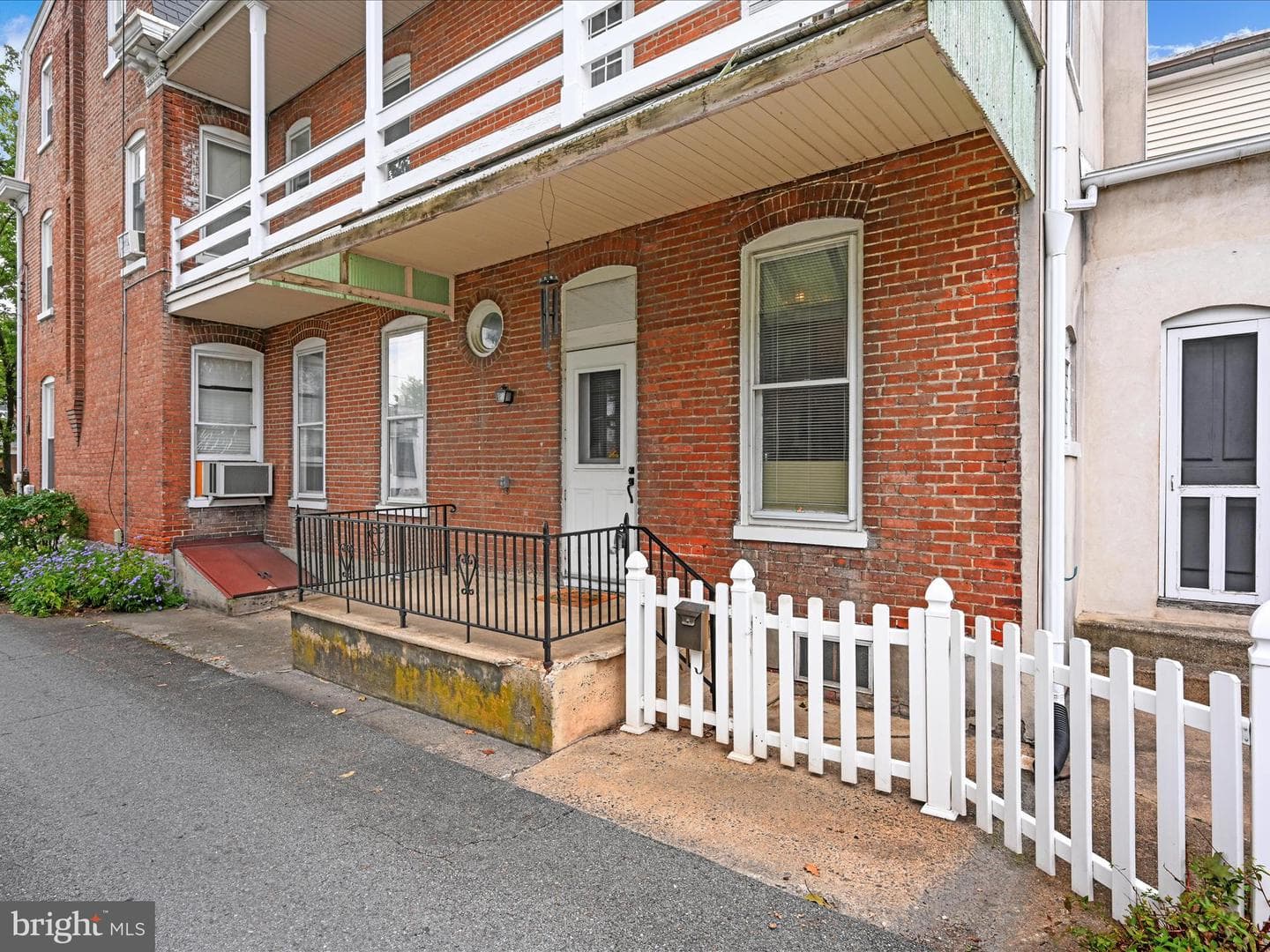 233 N 4th Street photo 6