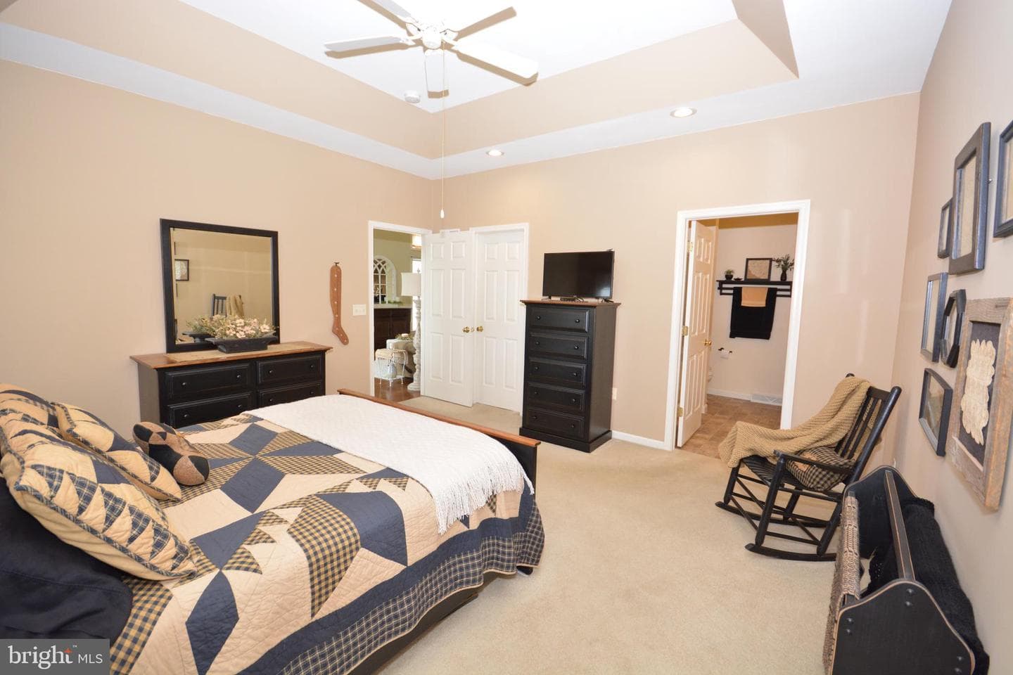 84 Weaver Avenue photo 14