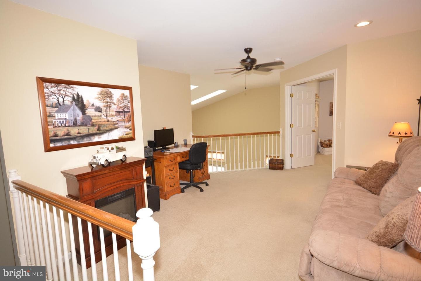 84 Weaver Avenue photo 17