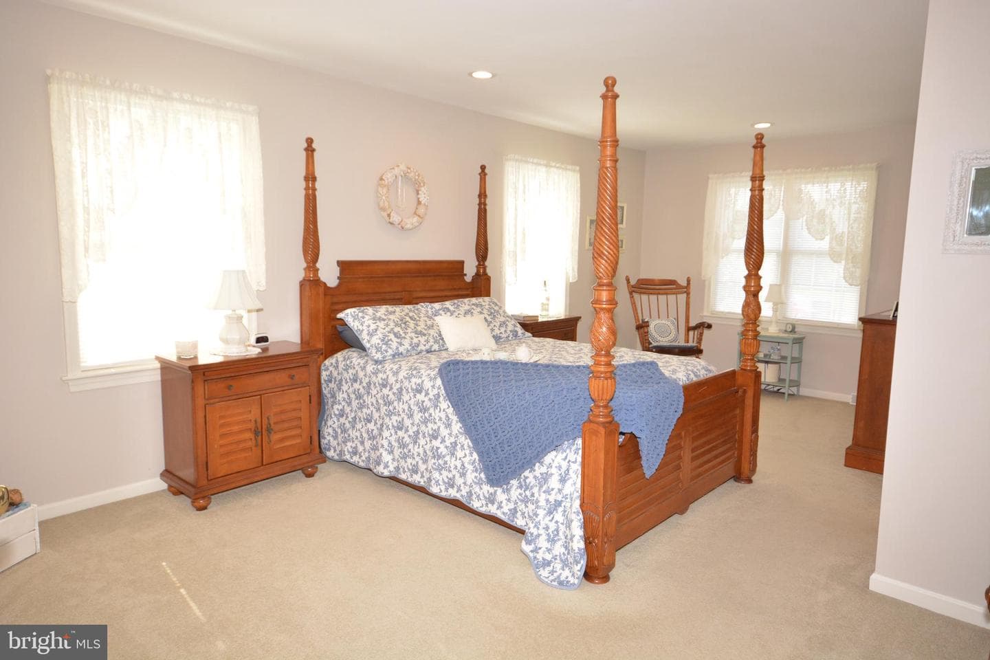 84 Weaver Avenue photo 19