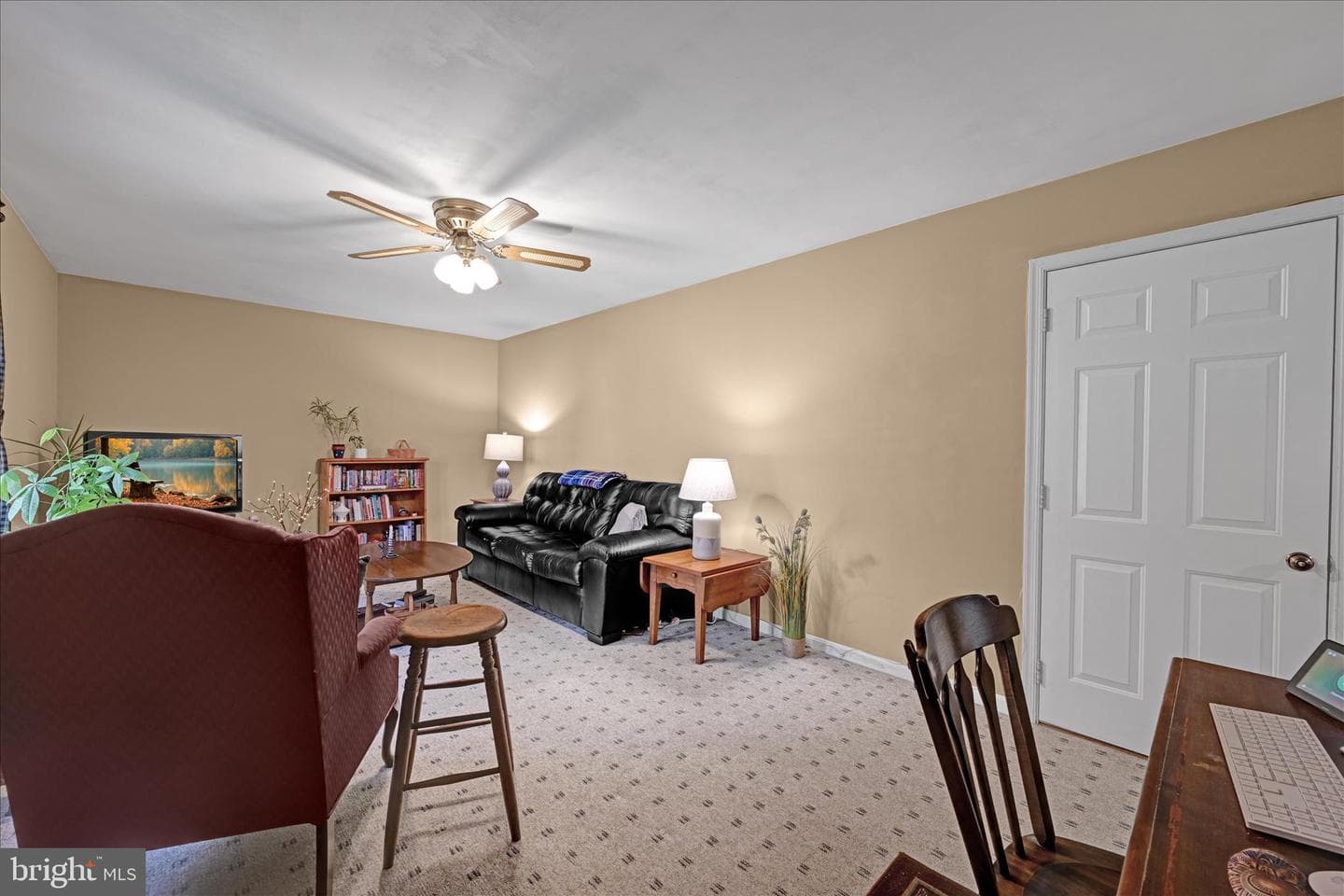 242 Persimmon Lane photo 19