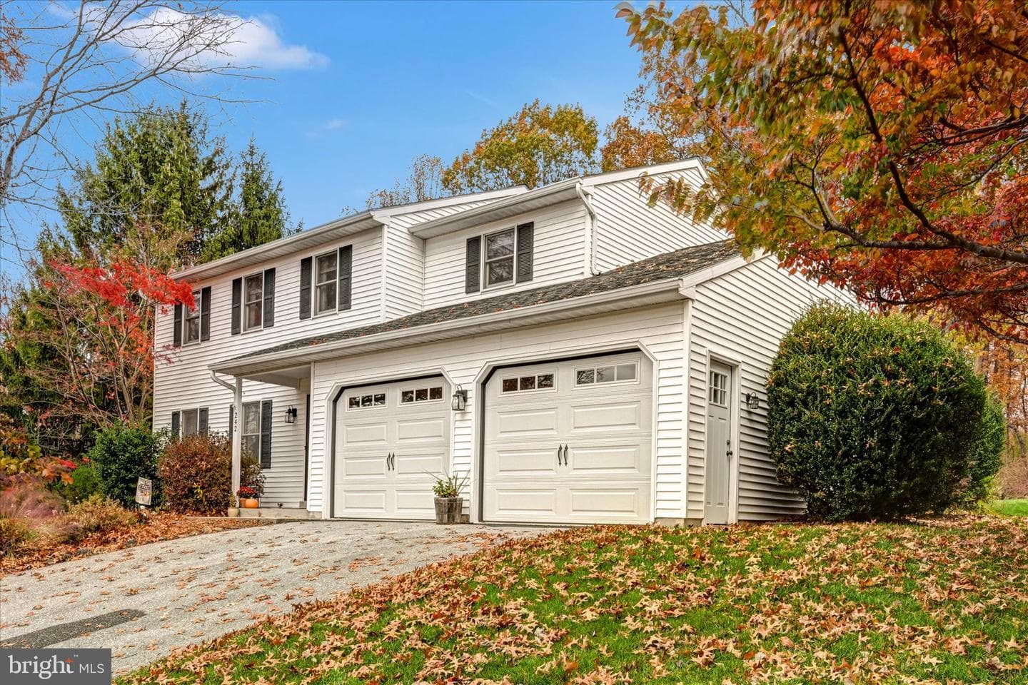 242 Persimmon Lane photo 3