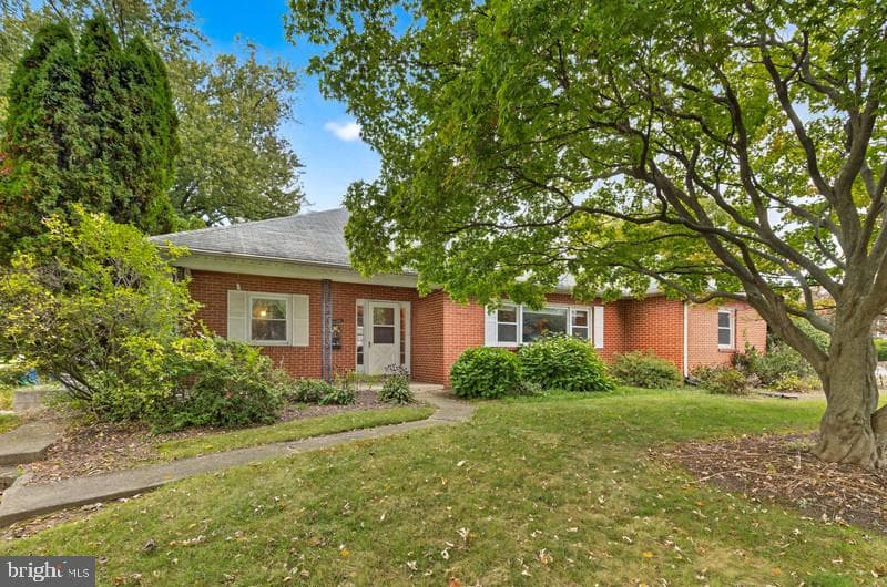 15 Edgemont Road photo 2