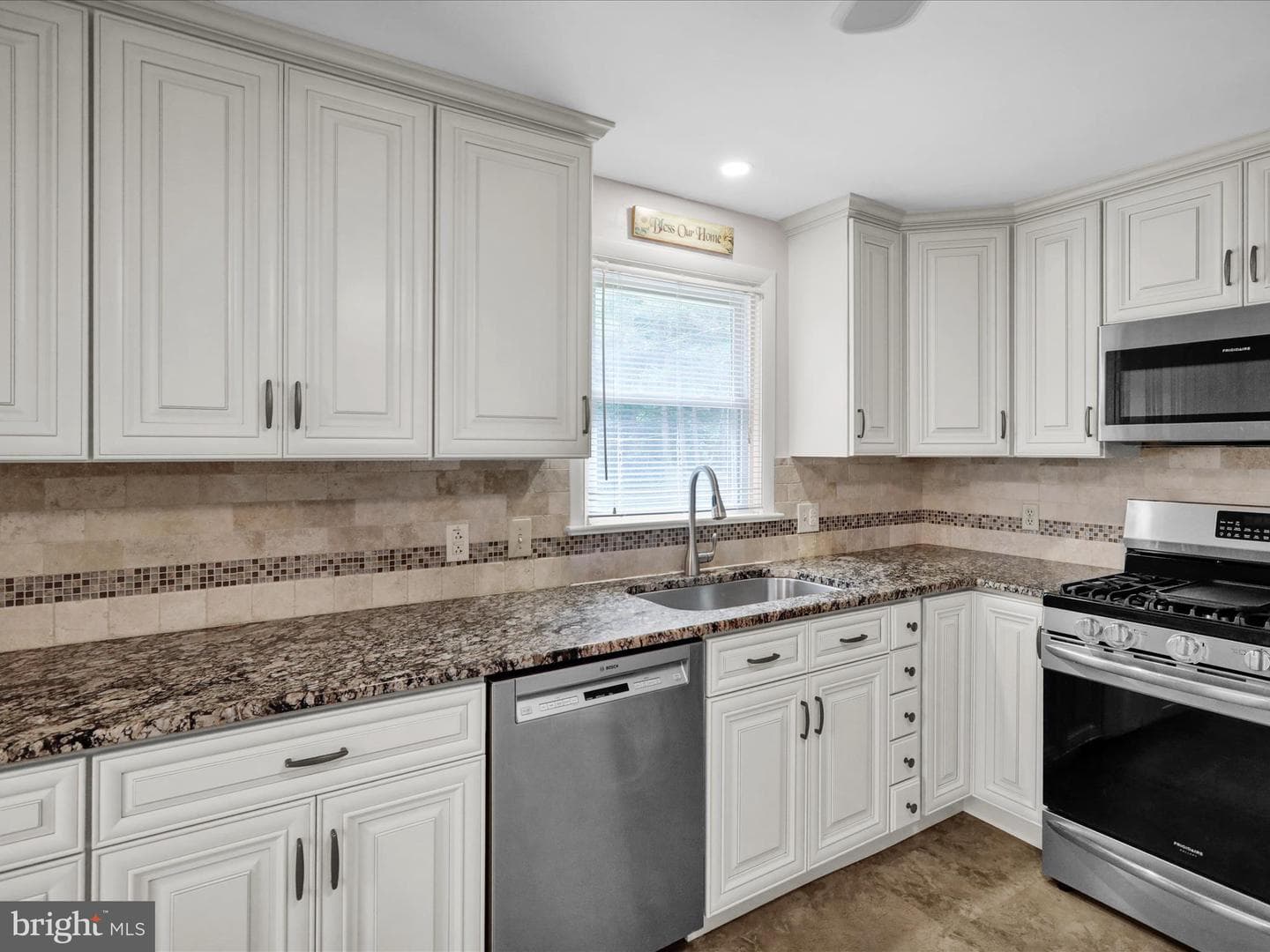 1266 Wilson Avenue photo 18