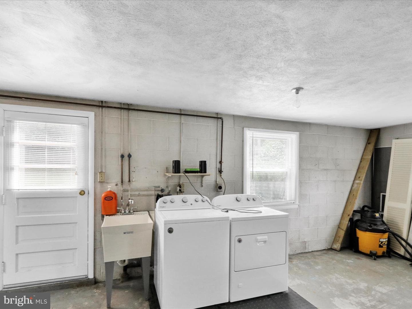 1266 Wilson Avenue photo 31