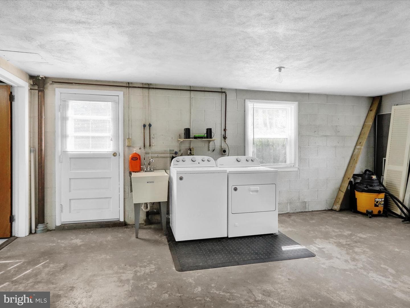 1266 Wilson Avenue photo 33