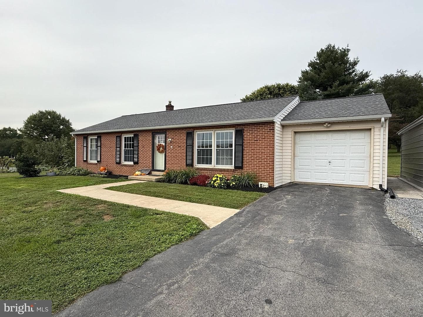 440 Scotland Road photo 2