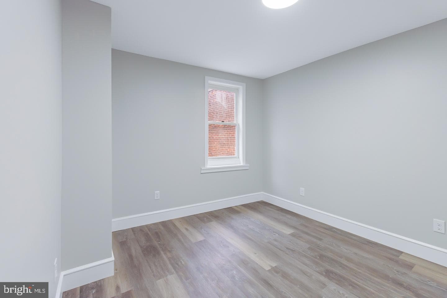 664 Poplar Street photo 15