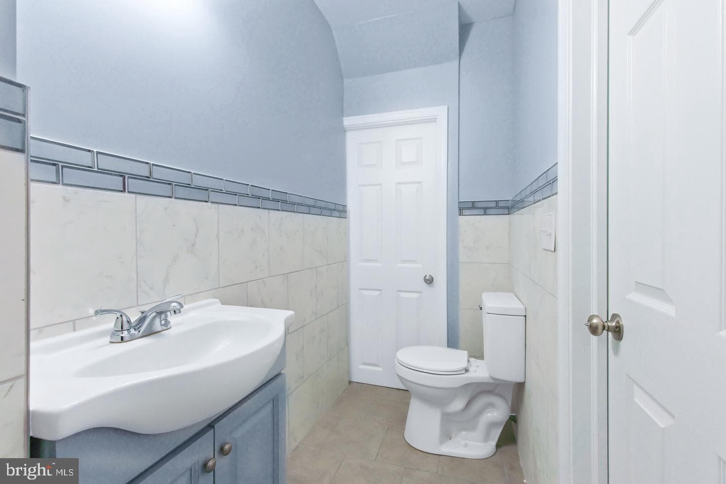 664 Poplar Street photo 3