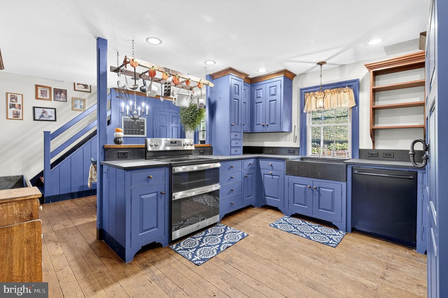 249 Blue Lane photo 12