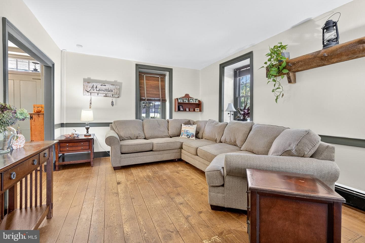 249 Blue Lane photo 6