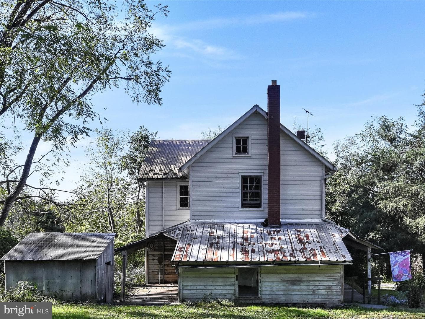 2496 River Road photo 2