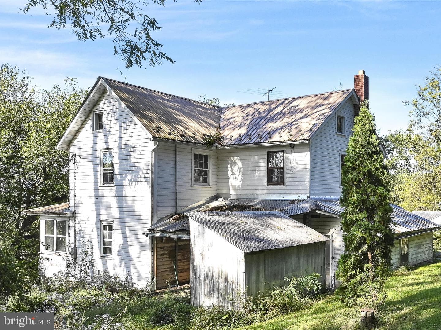 2496 River Road photo 3
