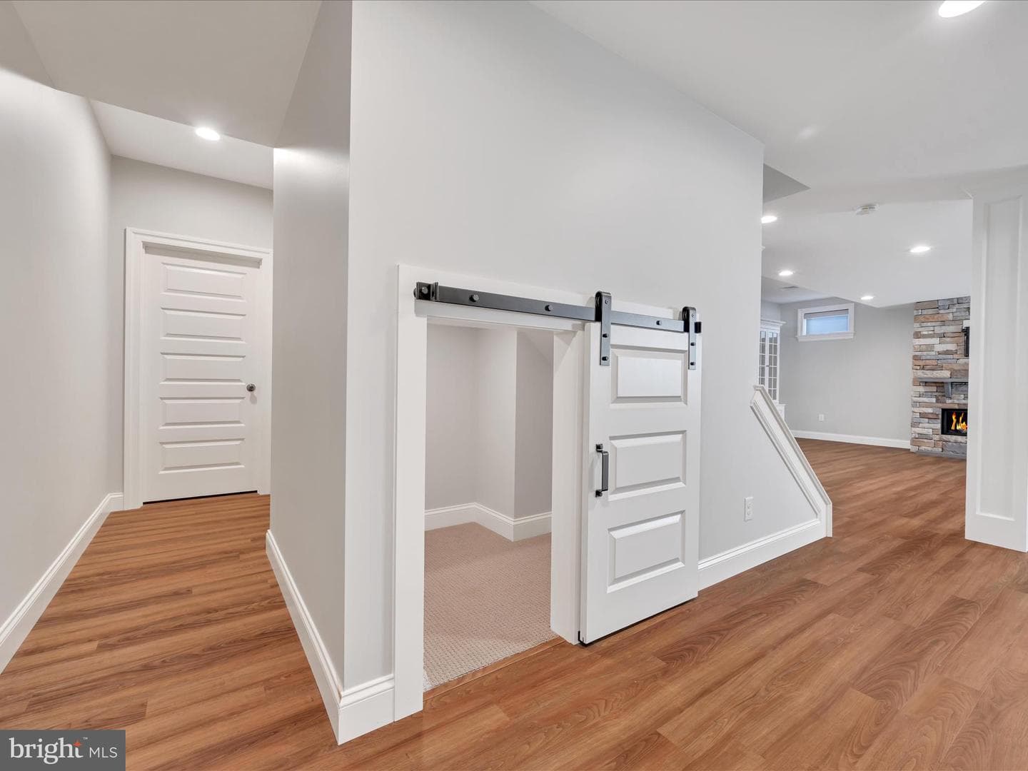 641 Skyler Drive photo 33