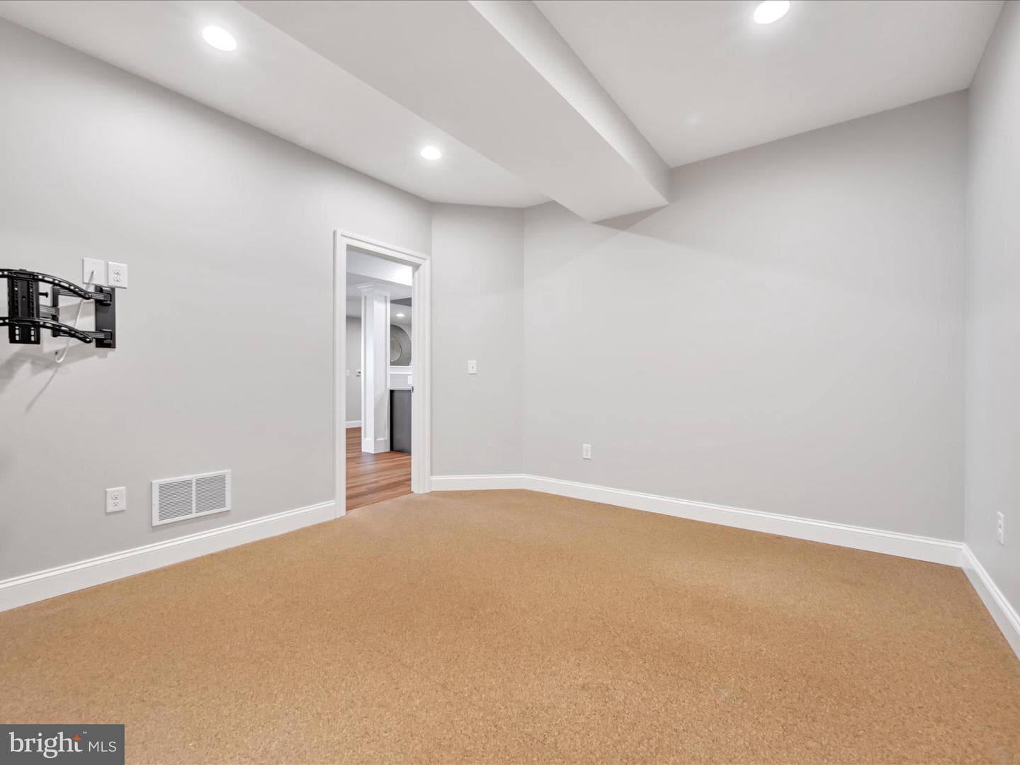 641 Skyler Drive photo 39