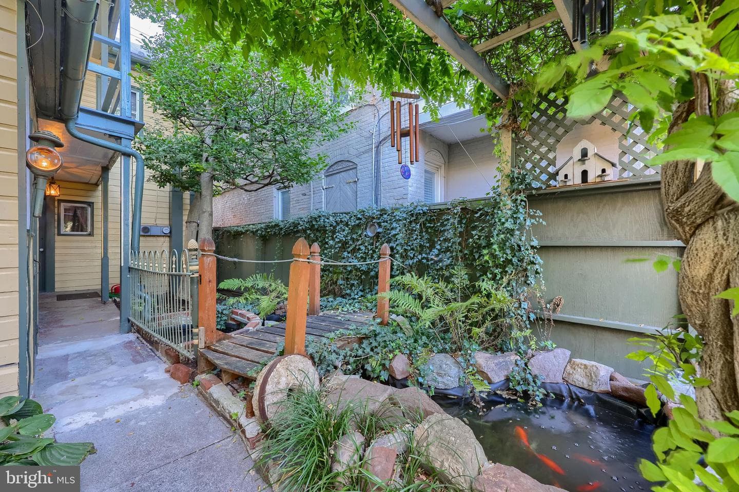 2 S Charlotte Street photo 25