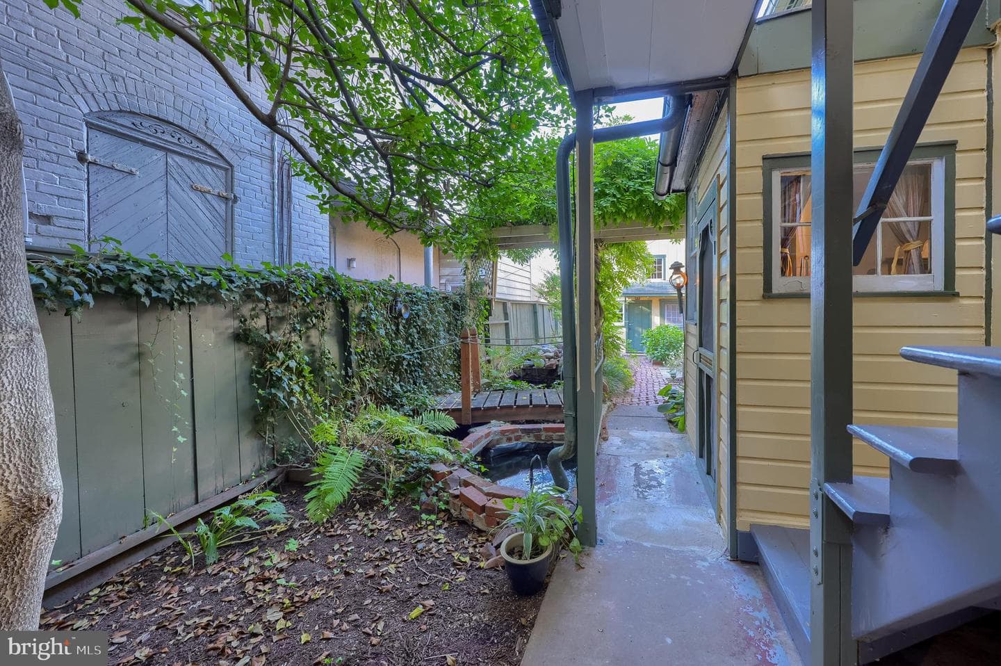 2 S Charlotte Street photo 29