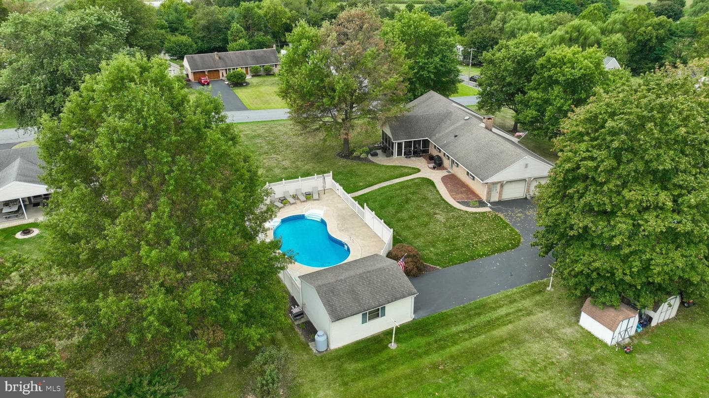 310 W Lexington Road photo 45