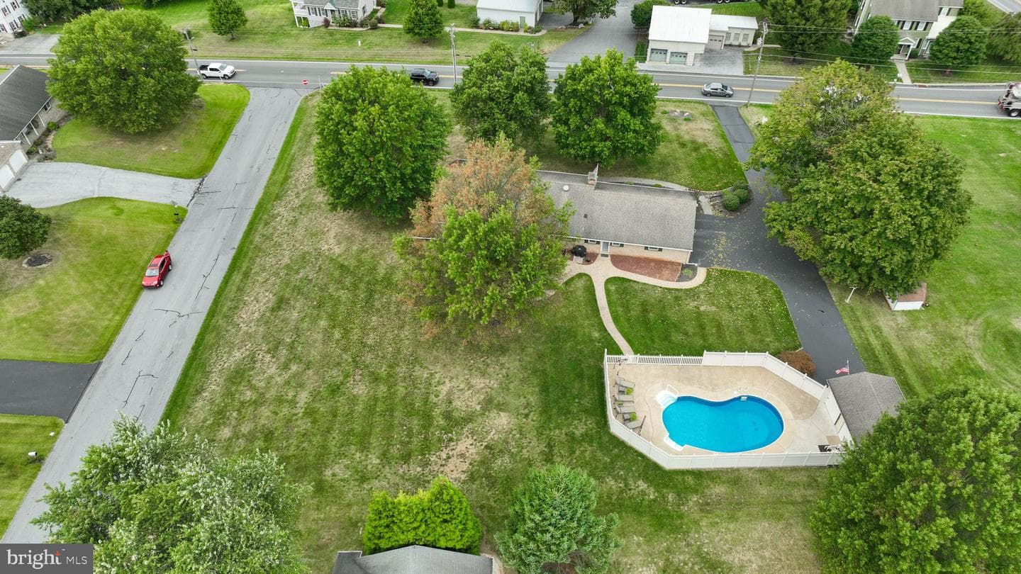 310 W Lexington Road photo 49