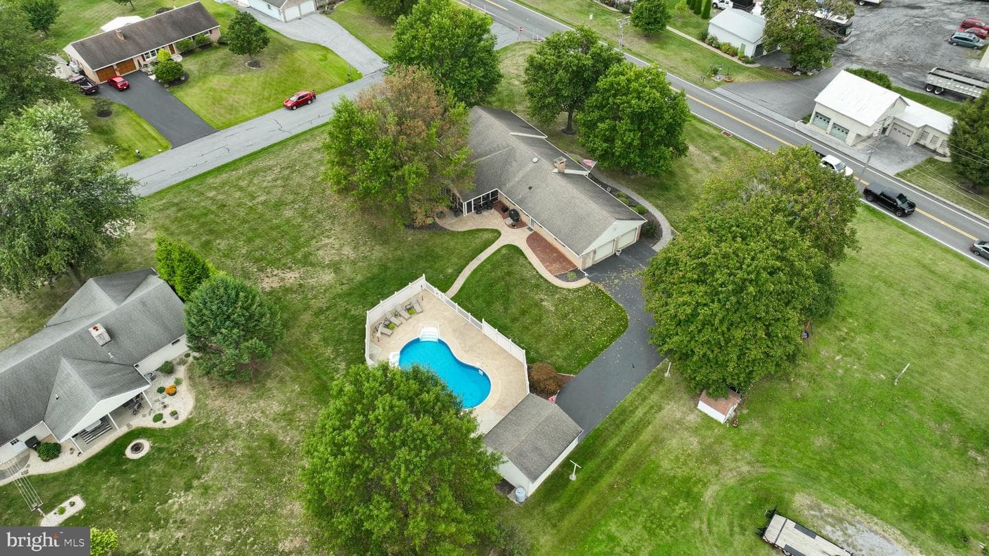 310 W Lexington Road photo 50