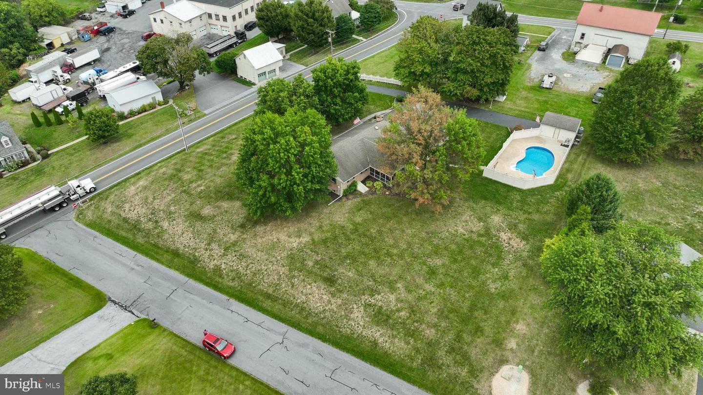 310 W Lexington Road photo 52