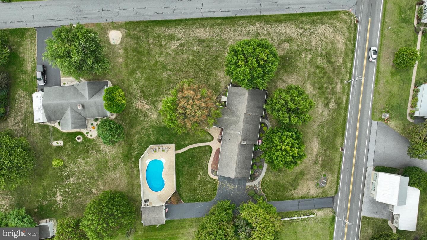 310 W Lexington Road photo 56