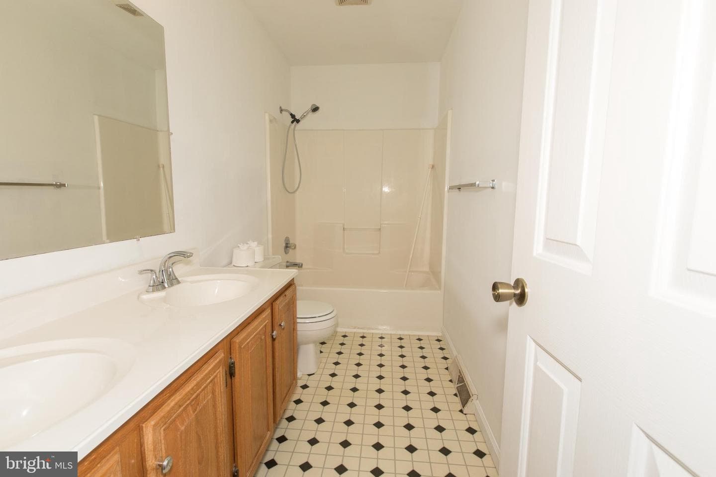 113 Sherfield Court photo 27
