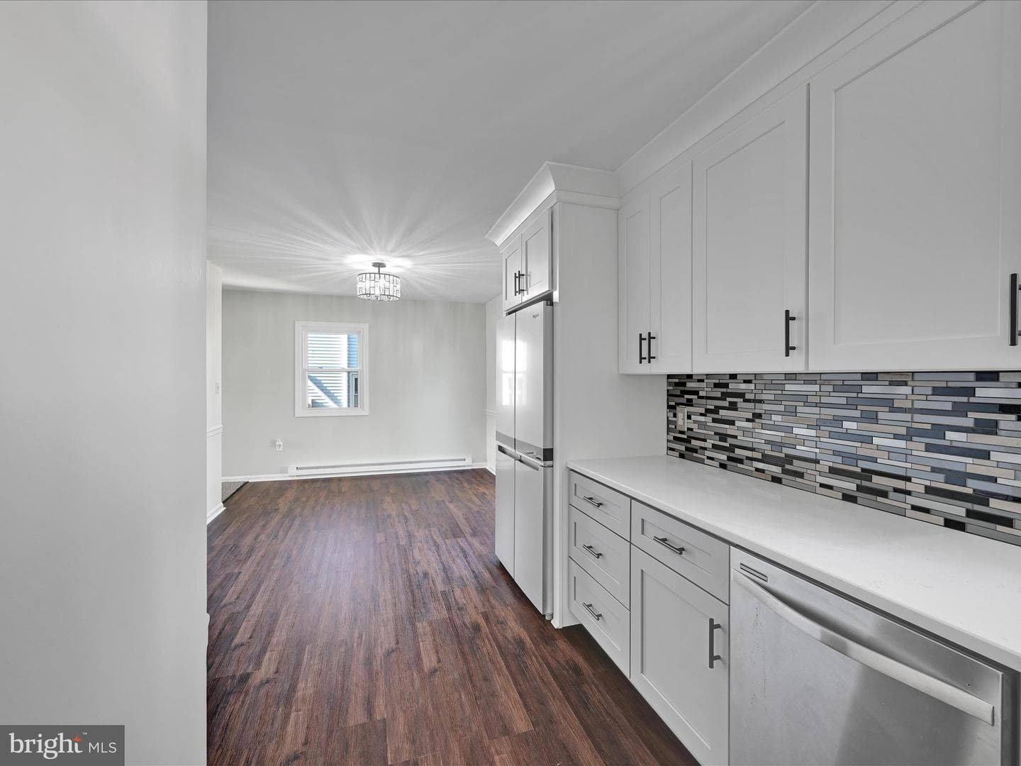 704 Lincoln photo 11