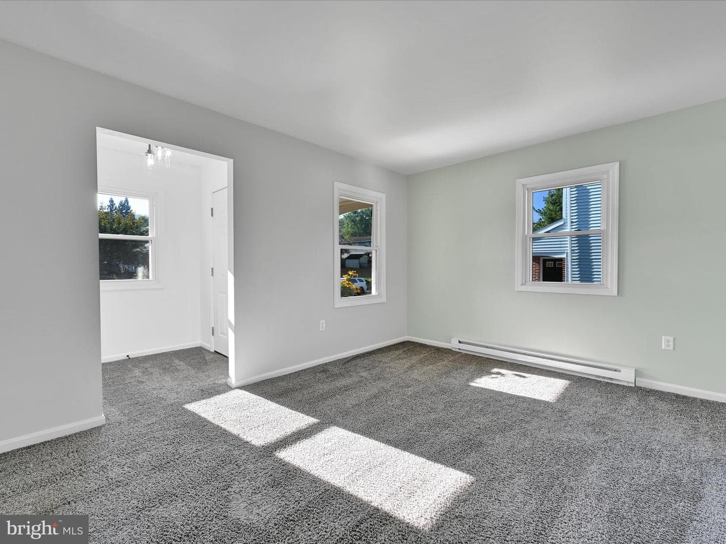 704 Lincoln photo 6