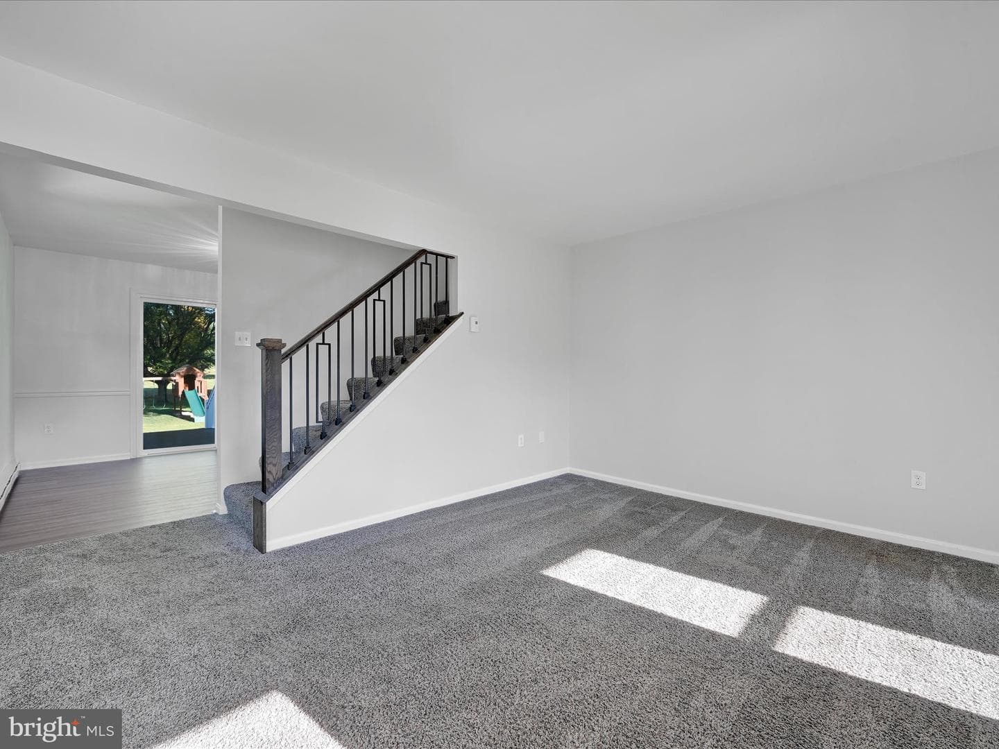 704 Lincoln photo 7