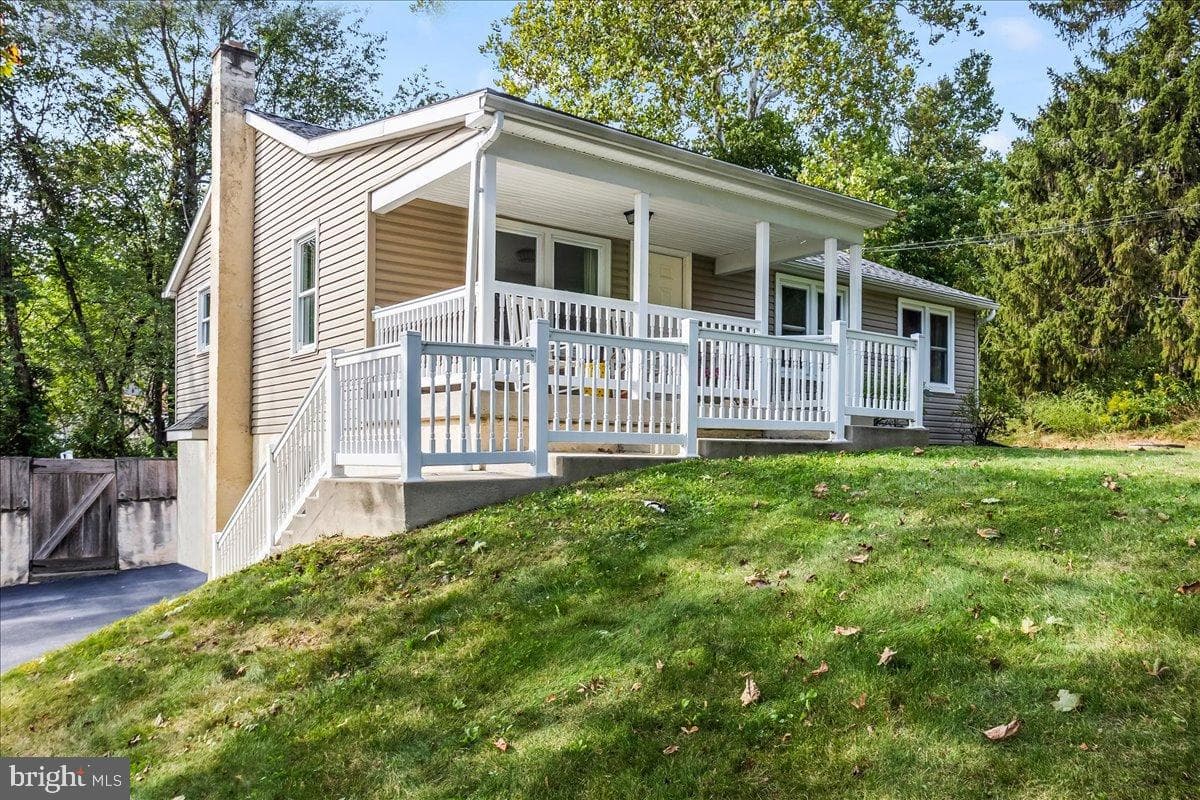 330 Sylvan Retreat Road photo 3