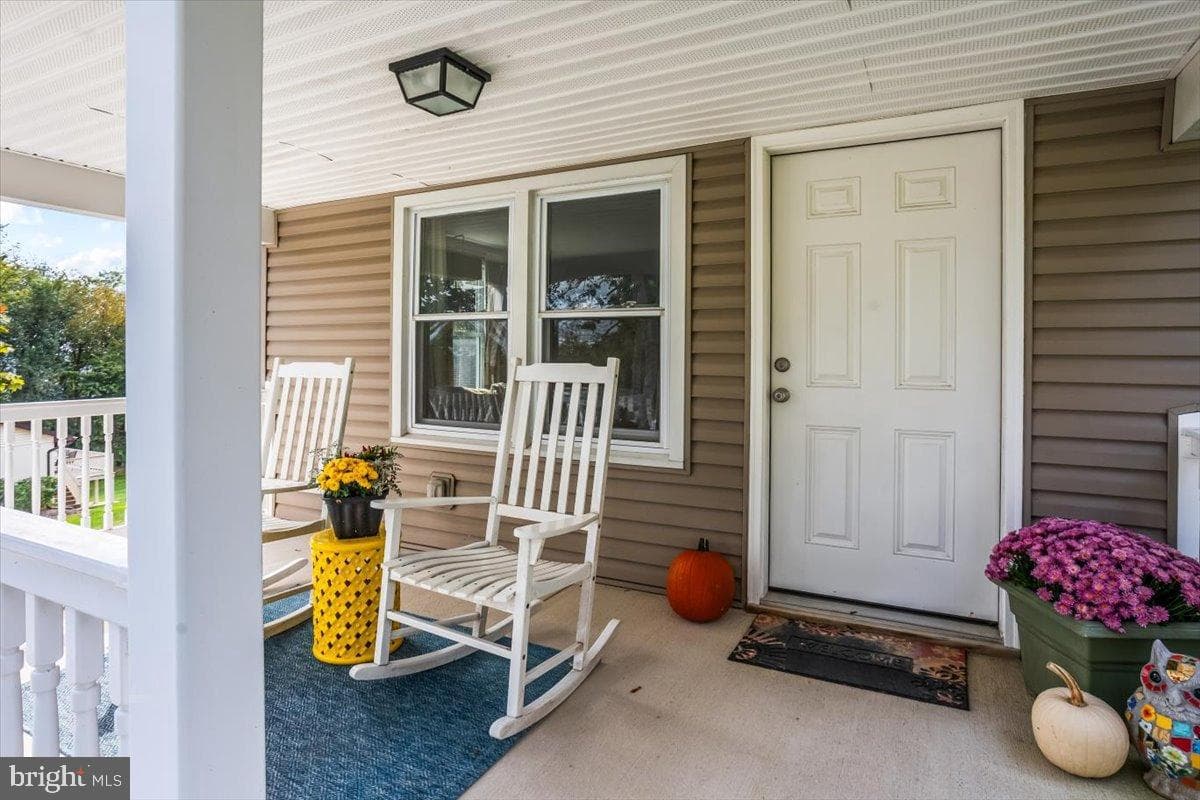 330 Sylvan Retreat Road photo 4