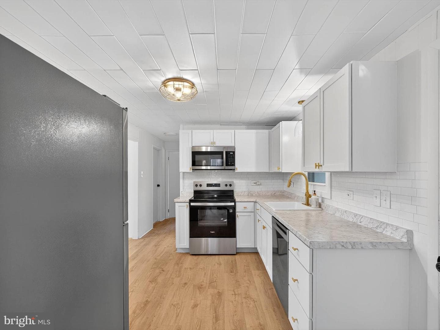 1758 Quarry Drive photo 9