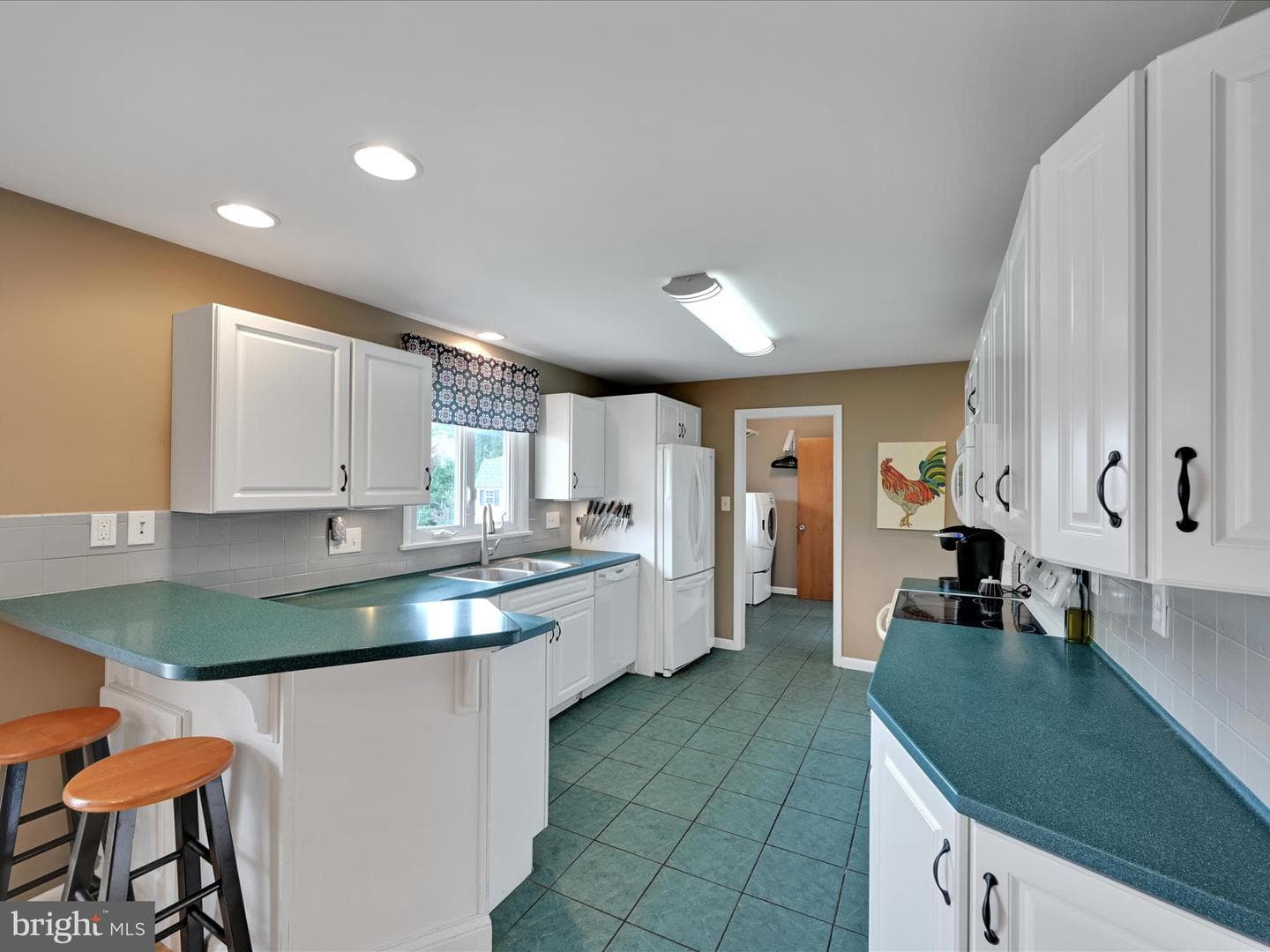 125 Corry Avenue photo 17