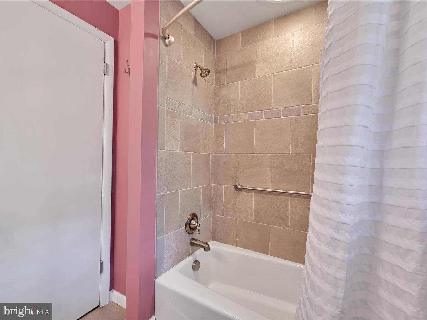 125 Corry Avenue photo 27