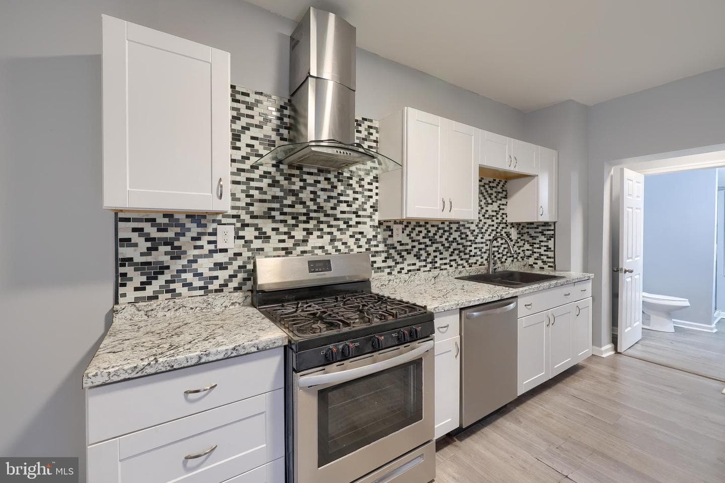 145 S 8th Street, Columbia