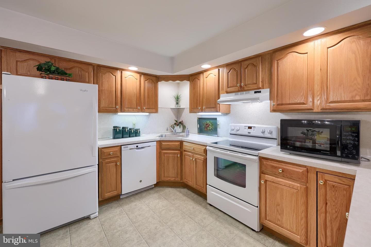 132 E Jackson Street photo 12