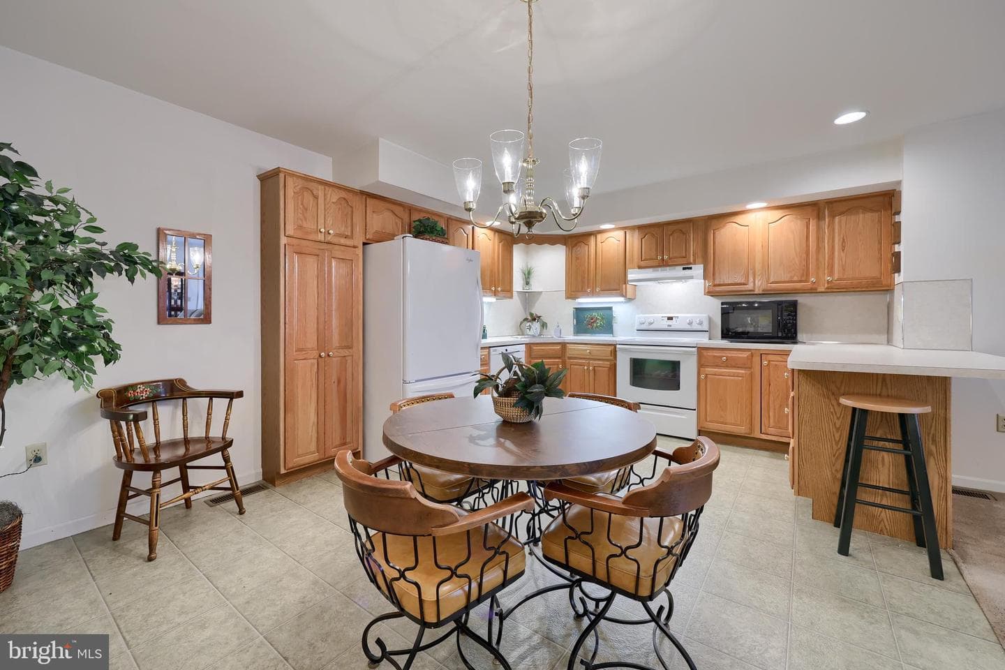 132 E Jackson Street photo 16