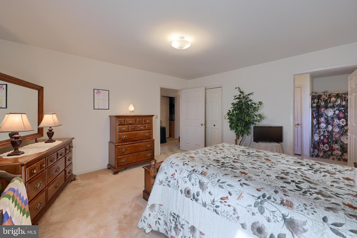 132 E Jackson Street photo 17